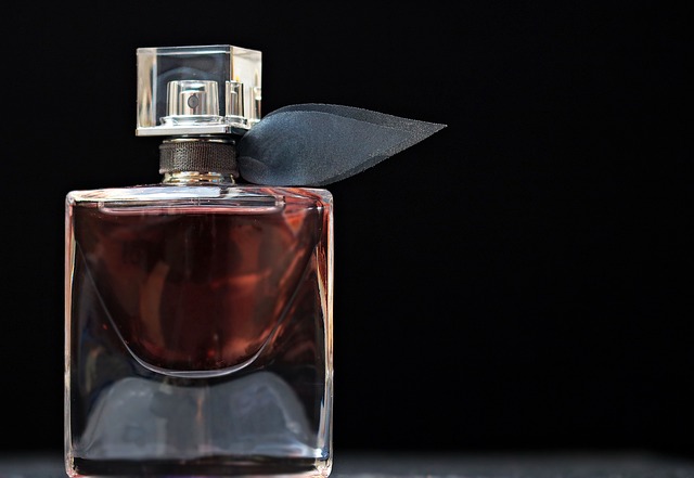 Jak używać perfum żeby długo pachniały?